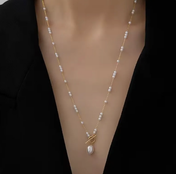 Minimalist Freshwater Pearl Necklace