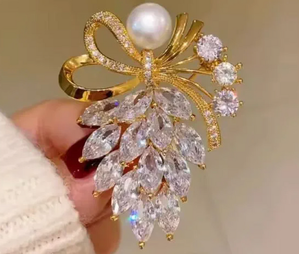 Luxury Crystal Pearl Floral Brooch
