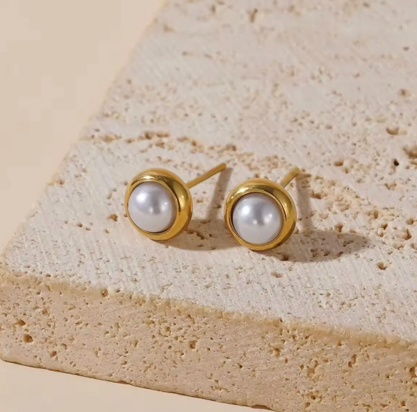 Luxury Pearl Bezel Stud Earrings
