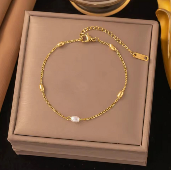 Pearl Accent Gold Chain Bracelet