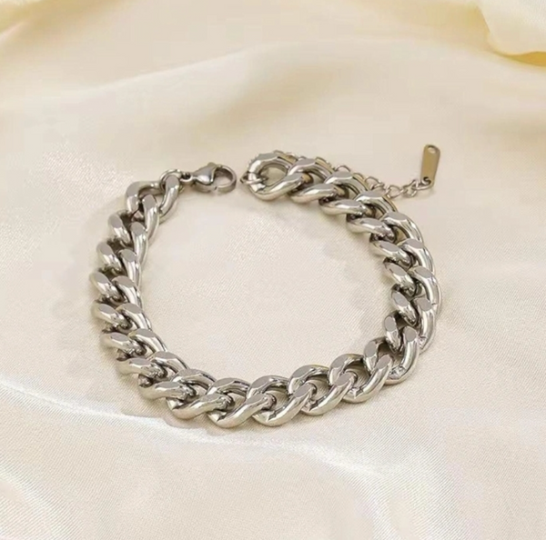 Silver Cuban Link Chain Bracelet