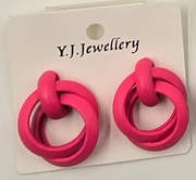 Interlocking Circle Statement Stud Earrings
