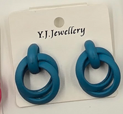 Interlocking Circle Statement Stud Earrings