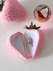 Cute Strawberry Velvet Ring Box – Plush Jewelry Gift Box for Rings, Earrings & Proposal Gifts