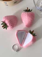 Cute Strawberry Velvet Ring Box – Plush Jewelry Gift Box for Rings, Earrings & Proposal Gifts